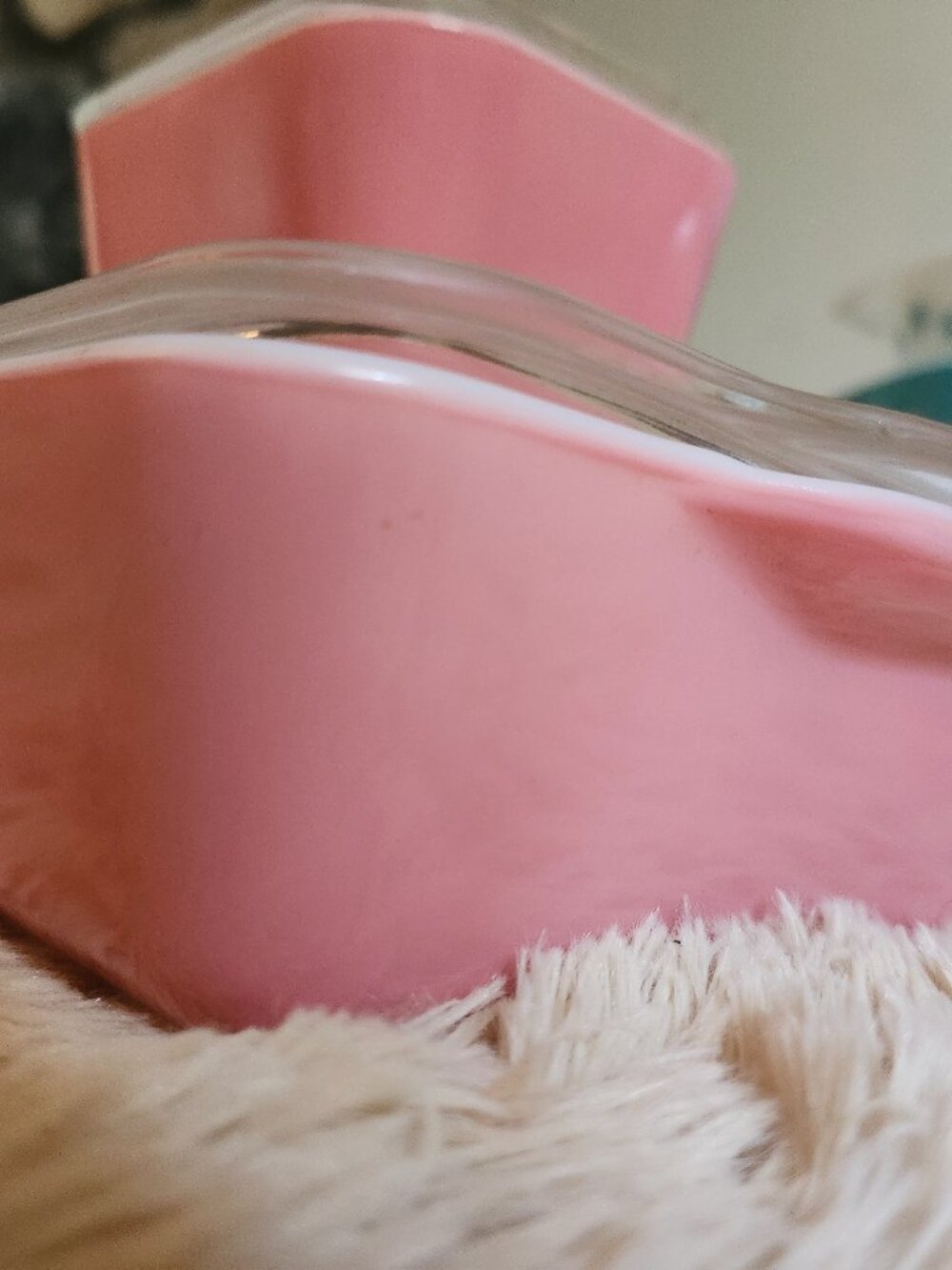 Pyrex pink 503 and 501 with lids